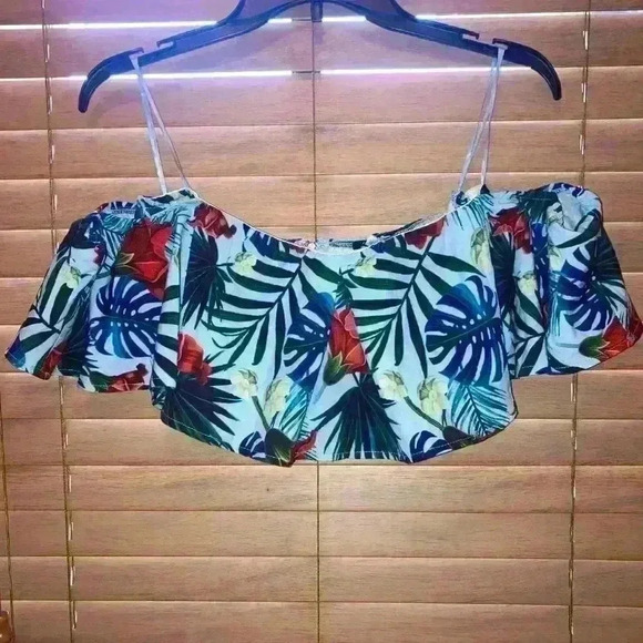 Fashion Nova Jammin' Dusty Blue Tropical Floral  cropped top Size Large L - Picture 3 of 9